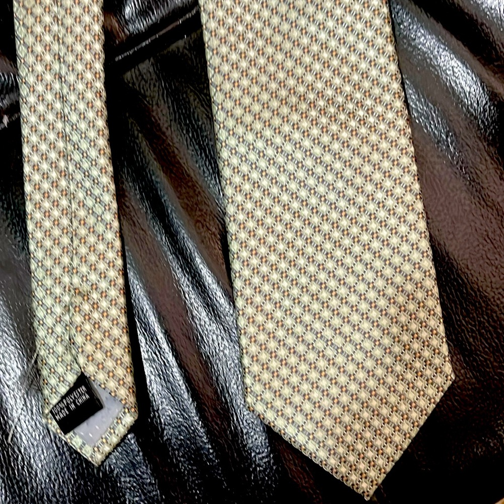 Puccini green tie